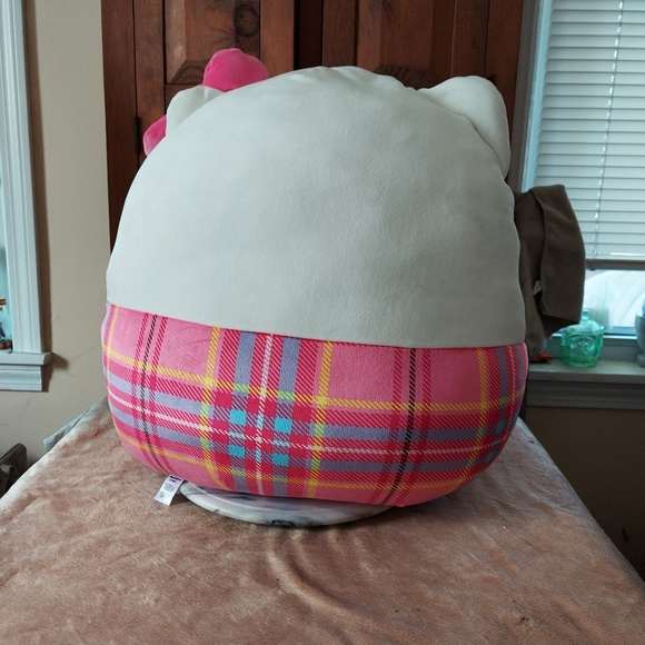 Hello Kitty Squishmallows 20" - Picture 6 of 8
